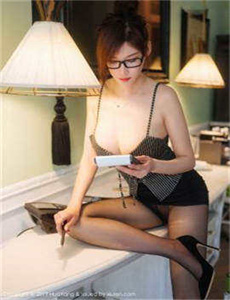 《台湾果冻传媒52部-美女和男朋友怼怼怼》