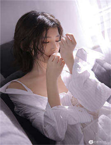 《总攻大胸奶汁(高H)玩攻-呦女1300部真实U女》