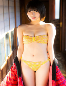《露胸和屁股衣服的衣服-善良的小峓子完整版在线韩剧》
